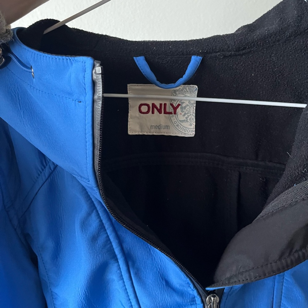ONLY Women's Bright Blue Hooded Softshell Jacket - Picture 3 of 4